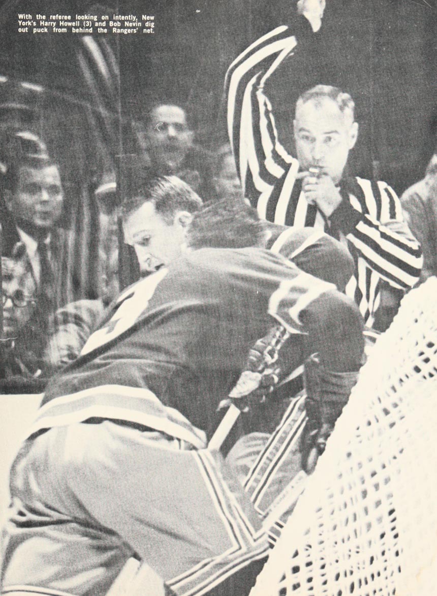 Gordie Howe & Bobby Hull Signed 1966 "Hockey Illustrated" Magazine Cover Page (PSA) at PristineAuction.com Gordie Howe & Bobby Hull Signed 1966 "Hockey Illustrated" Magazine Cover Page (PSA) at PristineAuction.com