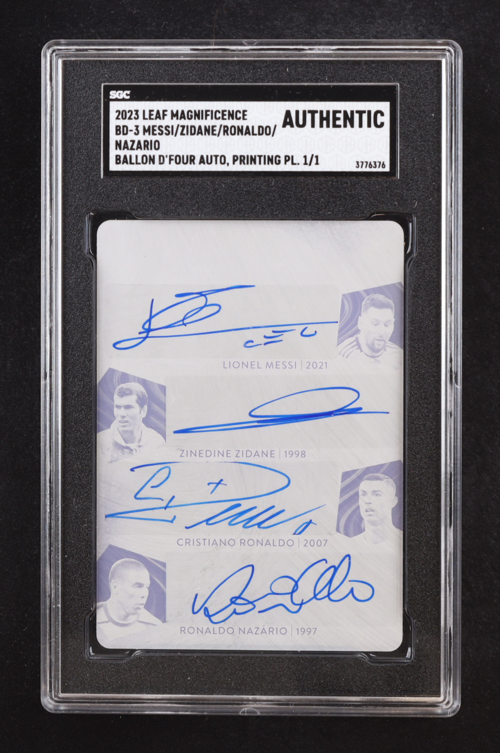 Lionel Messi / Zinedine Zidane / Cristiano Ronaldo / Ronaldo Nazario 2023 Leaf Magnificence Ballon d'Four Quad Autographs Printing Plate Black #BD3 #1/1 (SGC) at PristineAuction.com Lionel Messi / Zinedine Zidane / Cristiano Ronaldo / Ronaldo Nazario 2023 Leaf Magnificence Ballon d'Four Quad Autographs Printing Plate Black #BD3 #1/1 (SGC) at PristineAuction.com