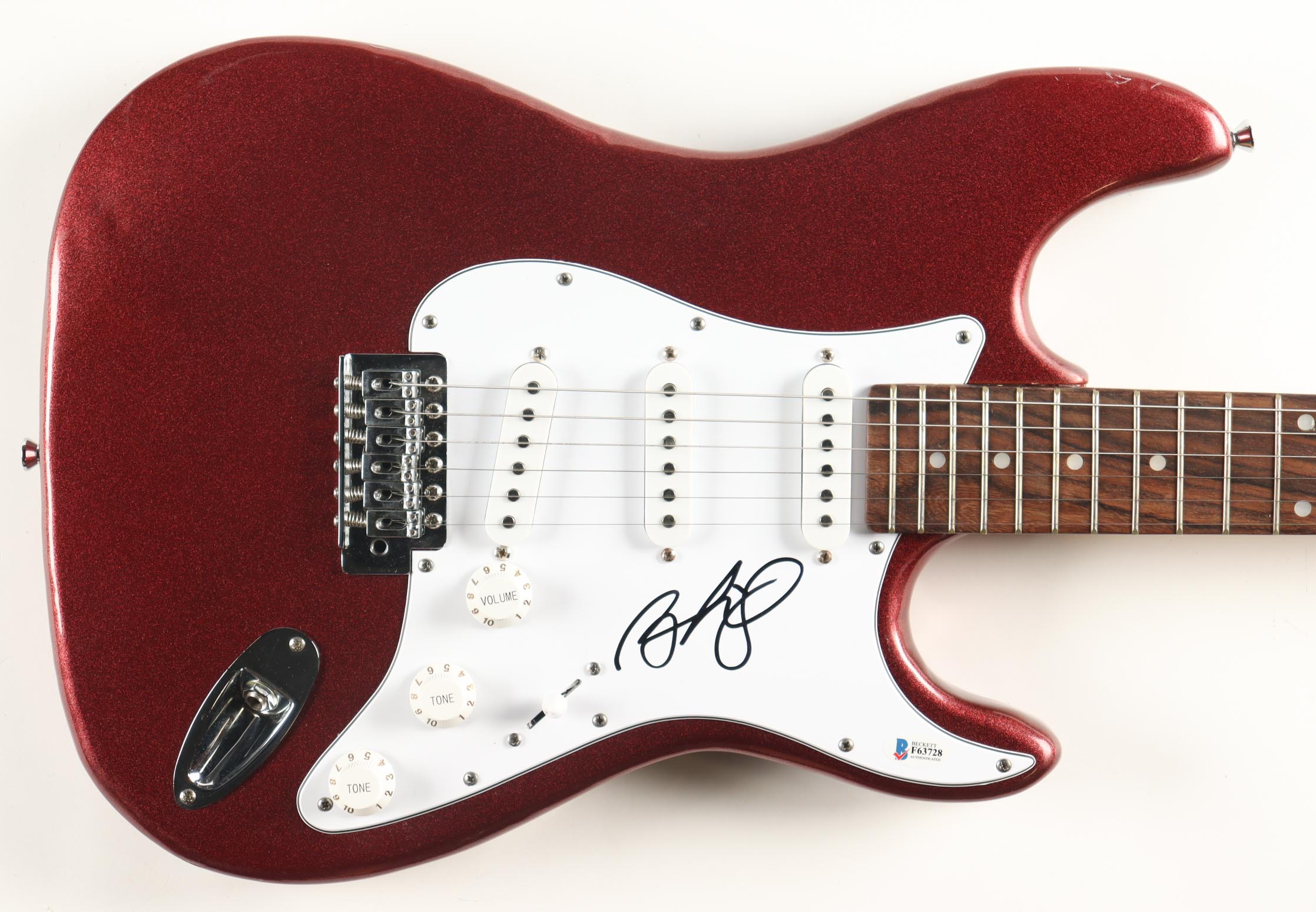 Brad Paisley Signed Electric Guitar (Beckett) at PristineAuction.com Brad Paisley Signed Electric Guitar (Beckett) at PristineAuction.com