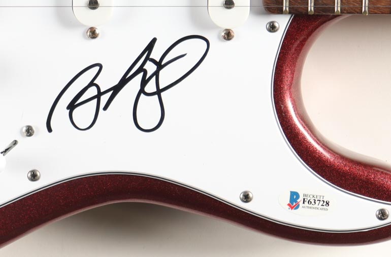 Brad Paisley Signed Electric Guitar (Beckett) at PristineAuction.com Brad Paisley Signed Electric Guitar (Beckett) at PristineAuction.com