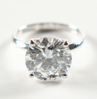 New 6.11 Carats Lab Grown Diamond Ring F, SI1 | Estimated Retail Value: $9,400 (UGL & IGI) at PristineAuction.com