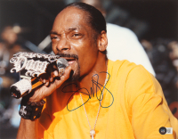 Snoop Dogg Signed 11x14 Photo (Beckett) at PristineAuction.com
