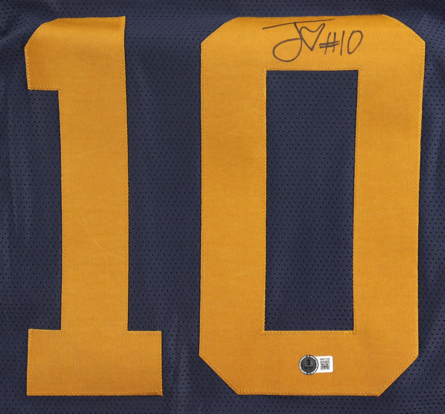 Jordan Love Signed Jersey (Beckett) at PristineAuction.com Jordan Love Signed Jersey (Beckett) at PristineAuction.com
