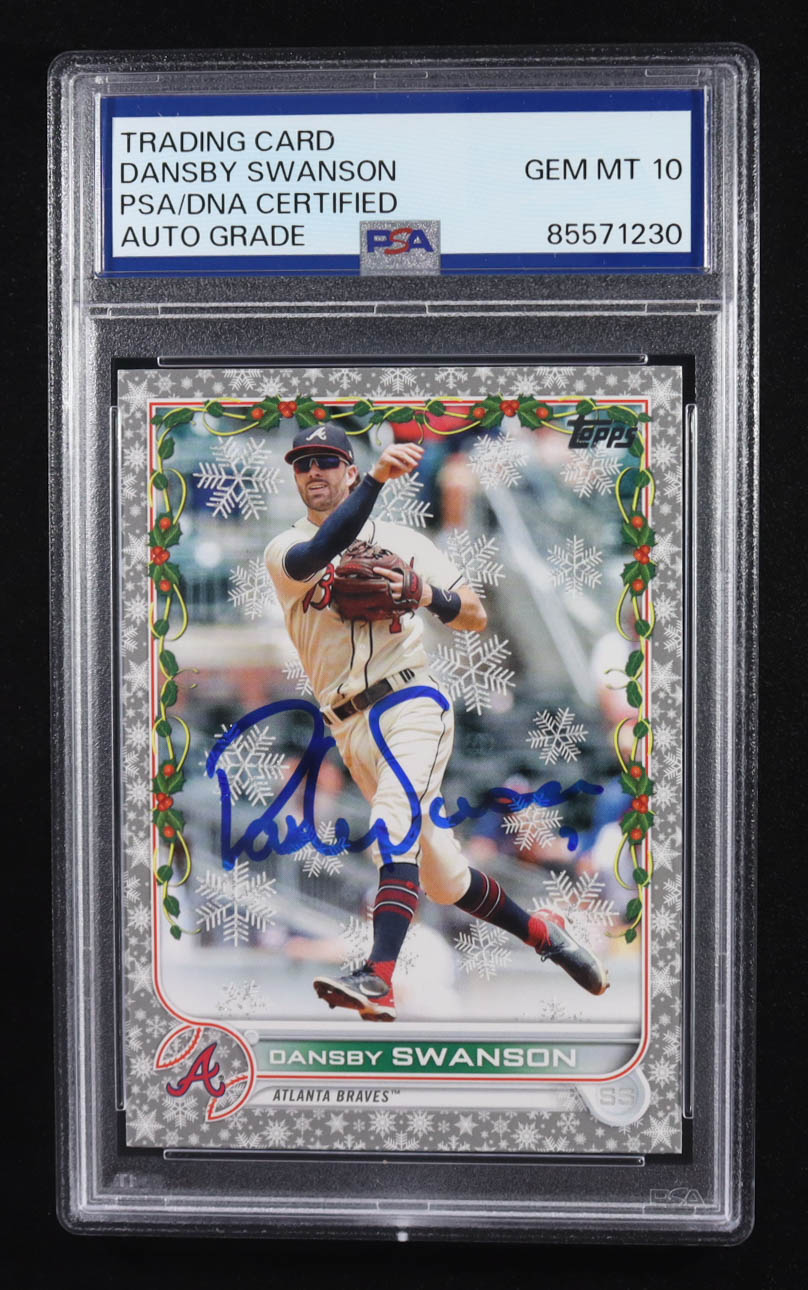 Dansby Swanson Signed 2022 Topps Trading Card Holiday #HW28 (PSA | Autograph Graded 10) at PristineAuction.com Dansby Swanson Signed 2022 Topps Trading Card Holiday #HW28 (PSA | Autograph Graded 10) at PristineAuction.com