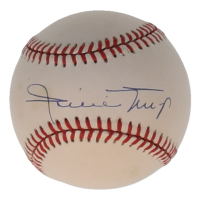 Willie Mays Signed ONL Baseball (JSA) at PristineAuction.com