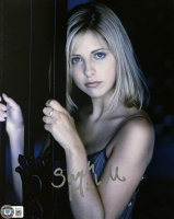 Sarah Michelle Gellar Signed "Buffy The Vampire Slayer" 8x10 Photo (Beckett) at PristineAuction.com