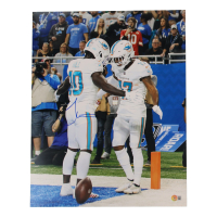 Tyreek Hill Signed Dolphins 16x20 Photo (Beckett) at PristineAuction.com