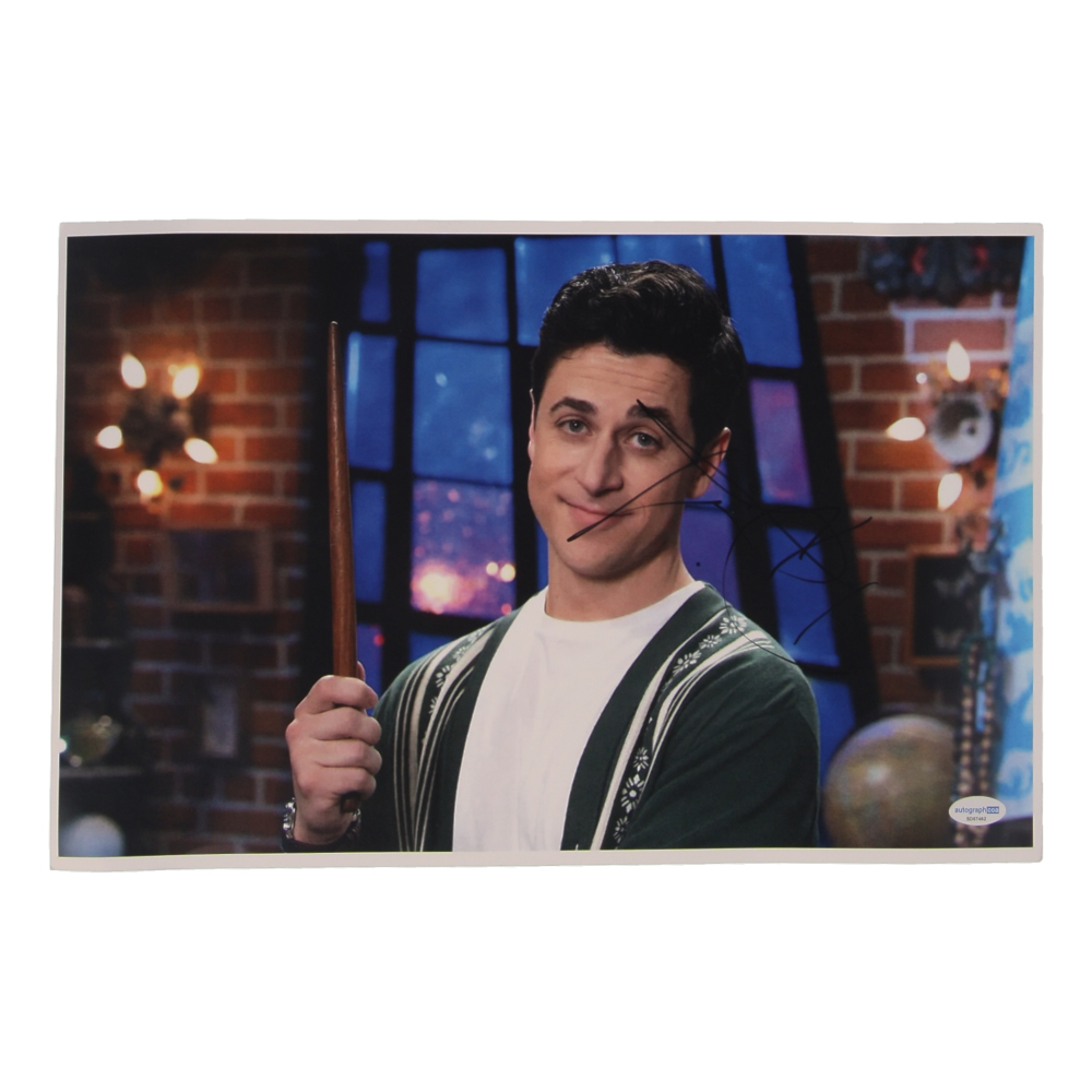 David Henrie Signed "How I Met Your Mother" 11x17 Photo (ACOA) at PristineAuction.com