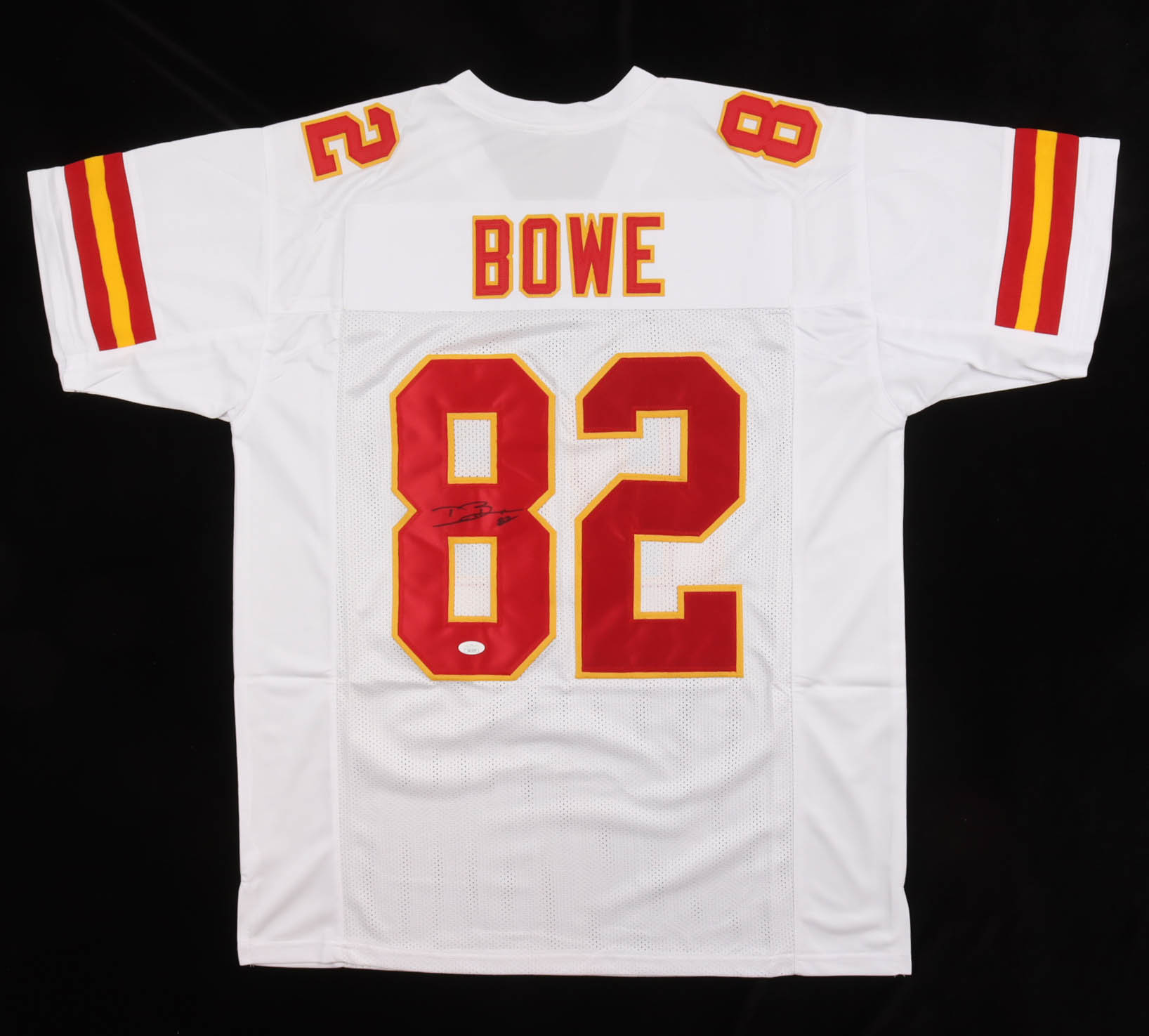 Dwayne Bowe Signed Jersey (JSA) at PristineAuction.com Dwayne Bowe Signed Jersey (JSA) at PristineAuction.com