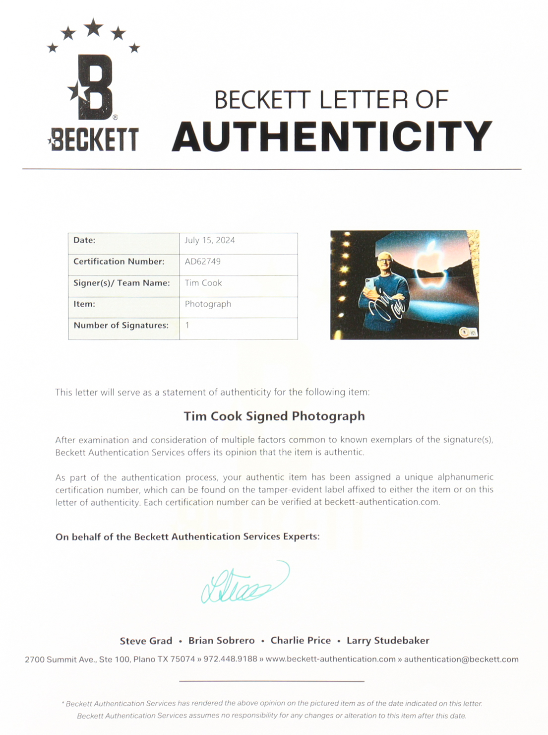 Tim Cook Signed 8x10 Photo (Beckett) at PristineAuction.com Tim Cook Signed 8x10 Photo (Beckett) at PristineAuction.com