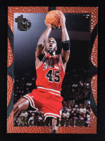 Michael Jordan 1994-95 Embossed #121 at PristineAuction.com