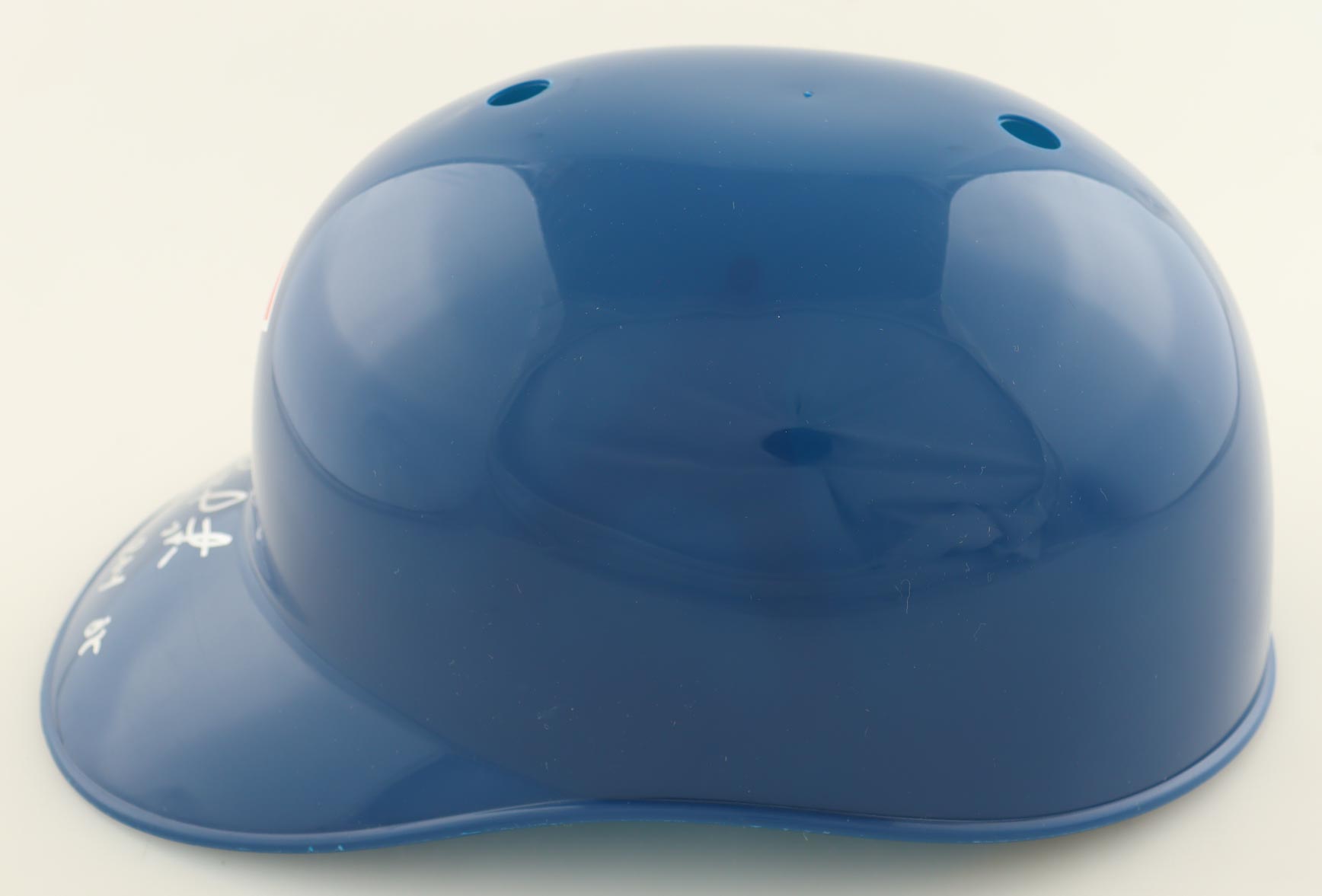 Geovany Soto Signed Cubs Full-Size Batting Helmet Inscribed "NL ROY 08" (Schwartz) at PristineAuction.com Geovany Soto Signed Cubs Full-Size Batting Helmet Inscribed "NL ROY 08" (Schwartz) at PristineAuction.com