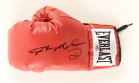 Sugar Ray Leonard Signed Everlast Boxing Glove (Schwartz) at PristineAuction.com