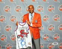 Vince Carter Signed Raptors 8x10 Photo (PSA) at PristineAuction.com