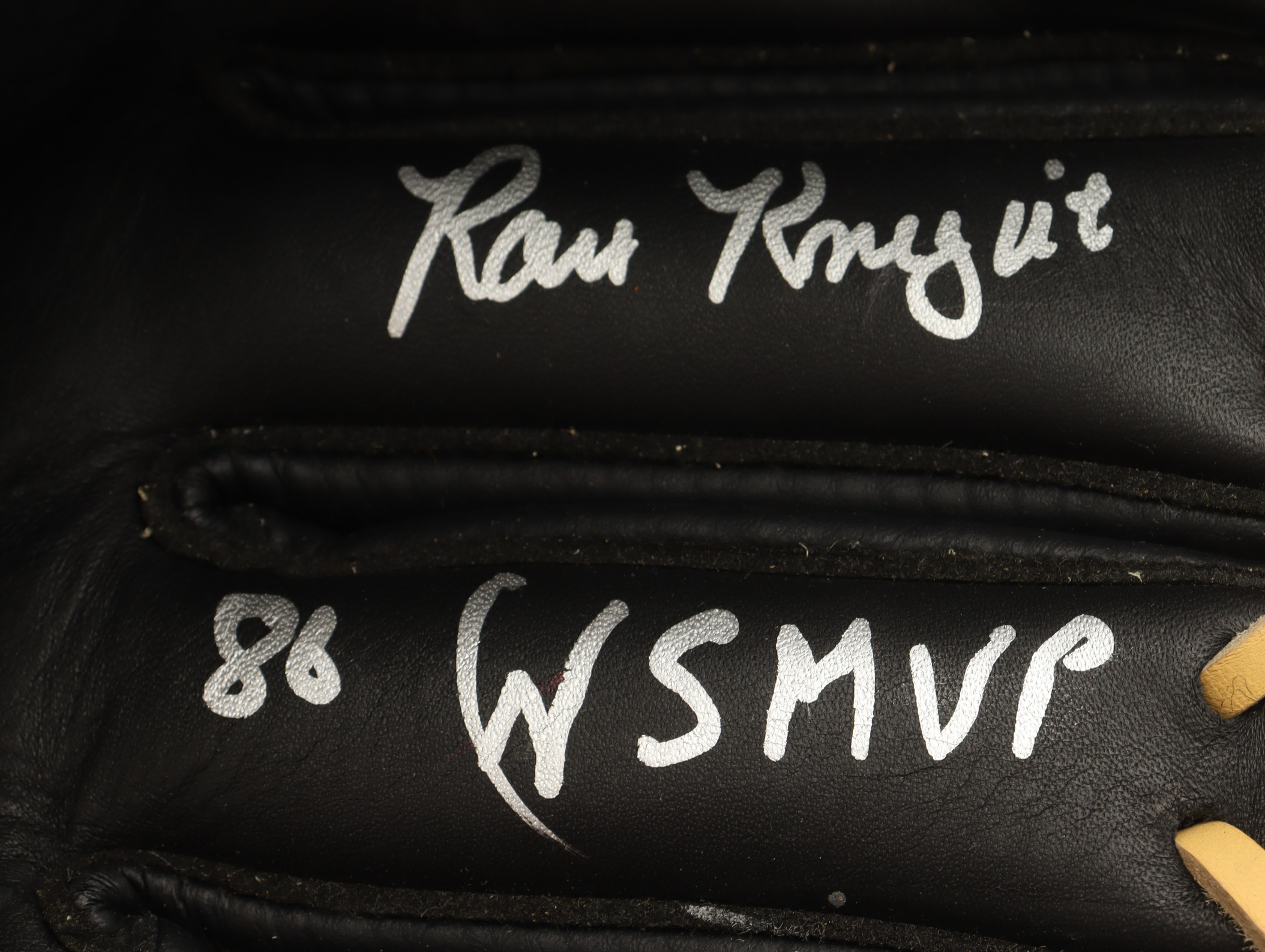 Ray Knight Signed Baseball Glove Inscribed "86 WS MVP" (Schwartz) at PristineAuction.com Ray Knight Signed Baseball Glove Inscribed "86 WS MVP" (Schwartz) at PristineAuction.com
