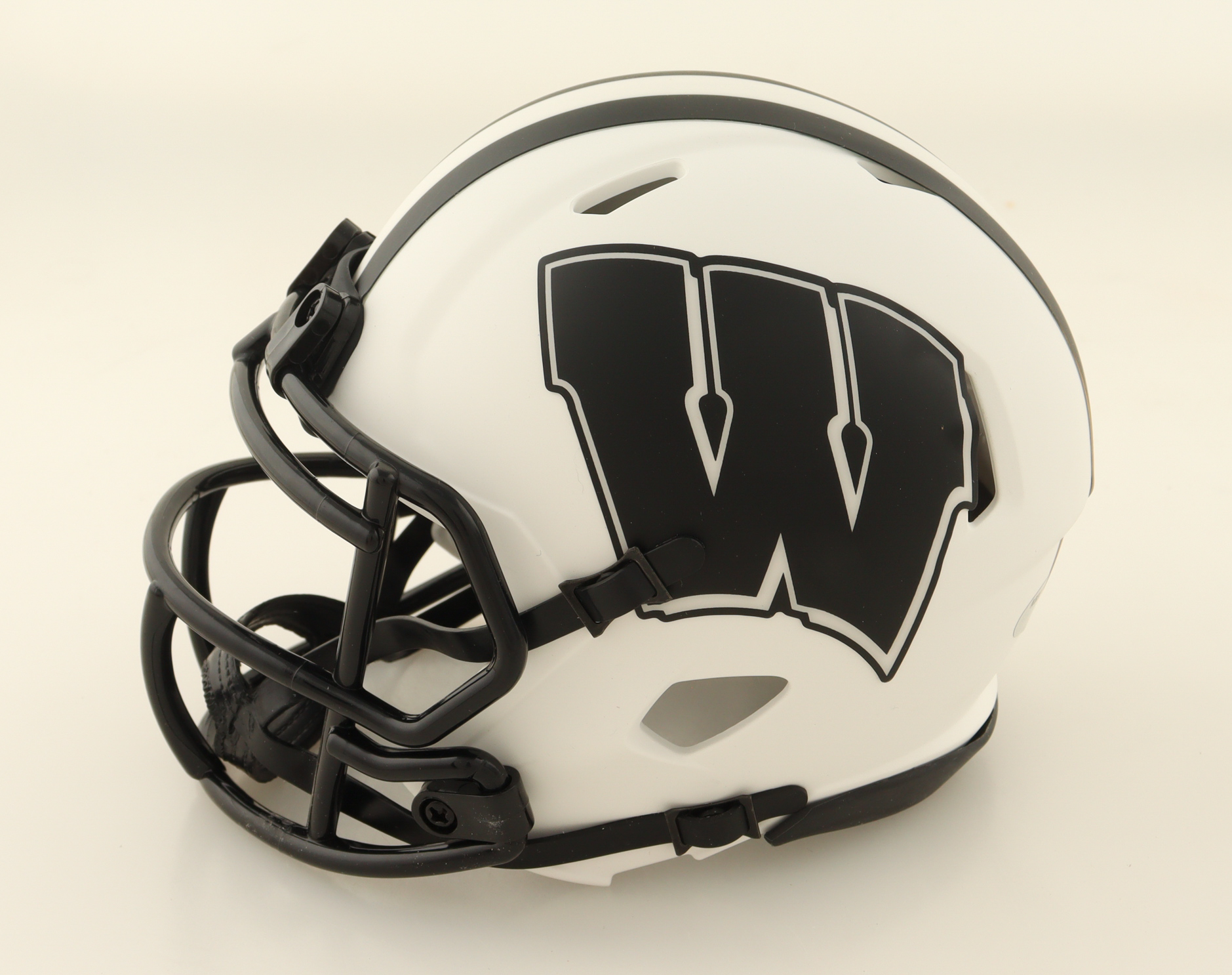 Ron Dayne Signed Wisconsin Badgers Lunar Eclipse Alternate Speed Mini Helmet Inscribed "99H" (Schwartz) at PristineAuction.com Ron Dayne Signed Wisconsin Badgers Lunar Eclipse Alternate Speed Mini Helmet Inscribed "99H" (Schwartz) at PristineAuction.com