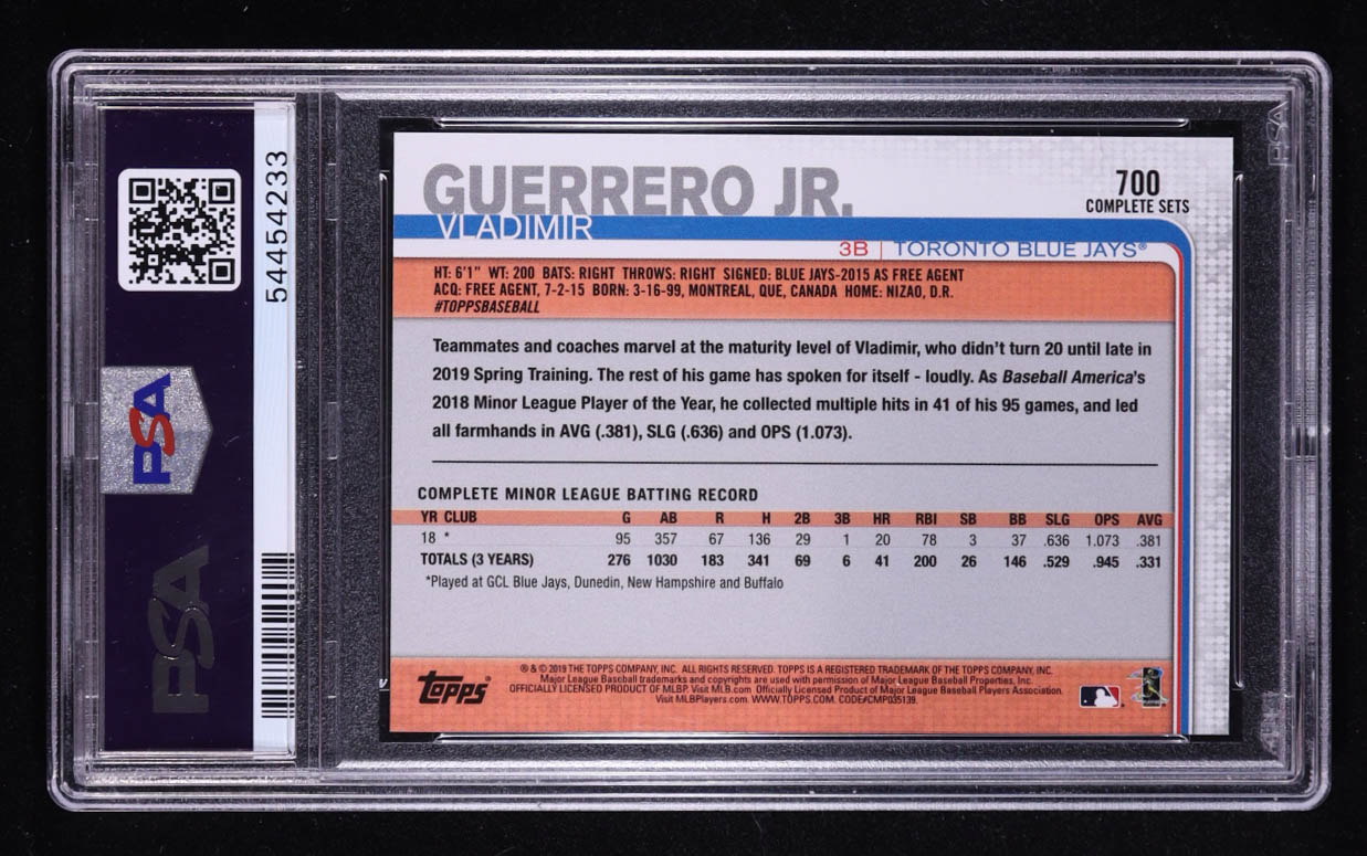 Vladimir Guerrero Jr. 2019 Topps Base Set Photo Variations Fielding #700D RC (PSA 10) at PristineAuction.com Vladimir Guerrero Jr. 2019 Topps Base Set Photo Variations Fielding #700D RC (PSA 10) at PristineAuction.com