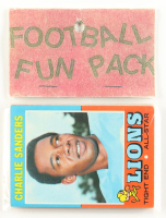 1971 Topps Football Card Fun Pack with (10) Cards at PristineAuction.com