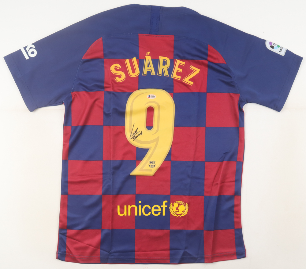 Luis Suarez Signed Jersey (Beckett) at PristineAuction.com Luis Suarez Signed Jersey (Beckett) at PristineAuction.com