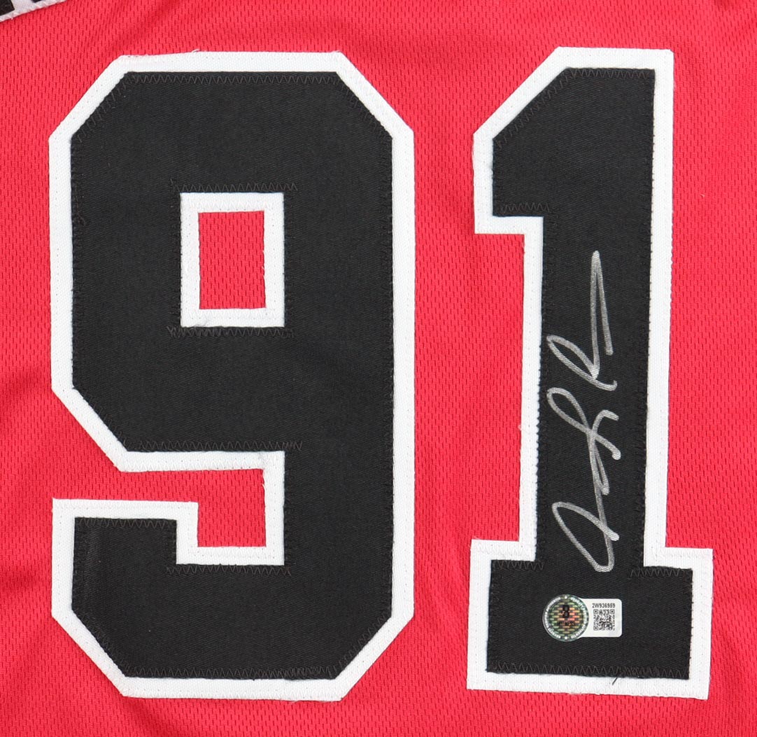 Dennis Rodman Signed Jersey (Beckett) at PristineAuction.com Dennis Rodman Signed Jersey (Beckett) at PristineAuction.com