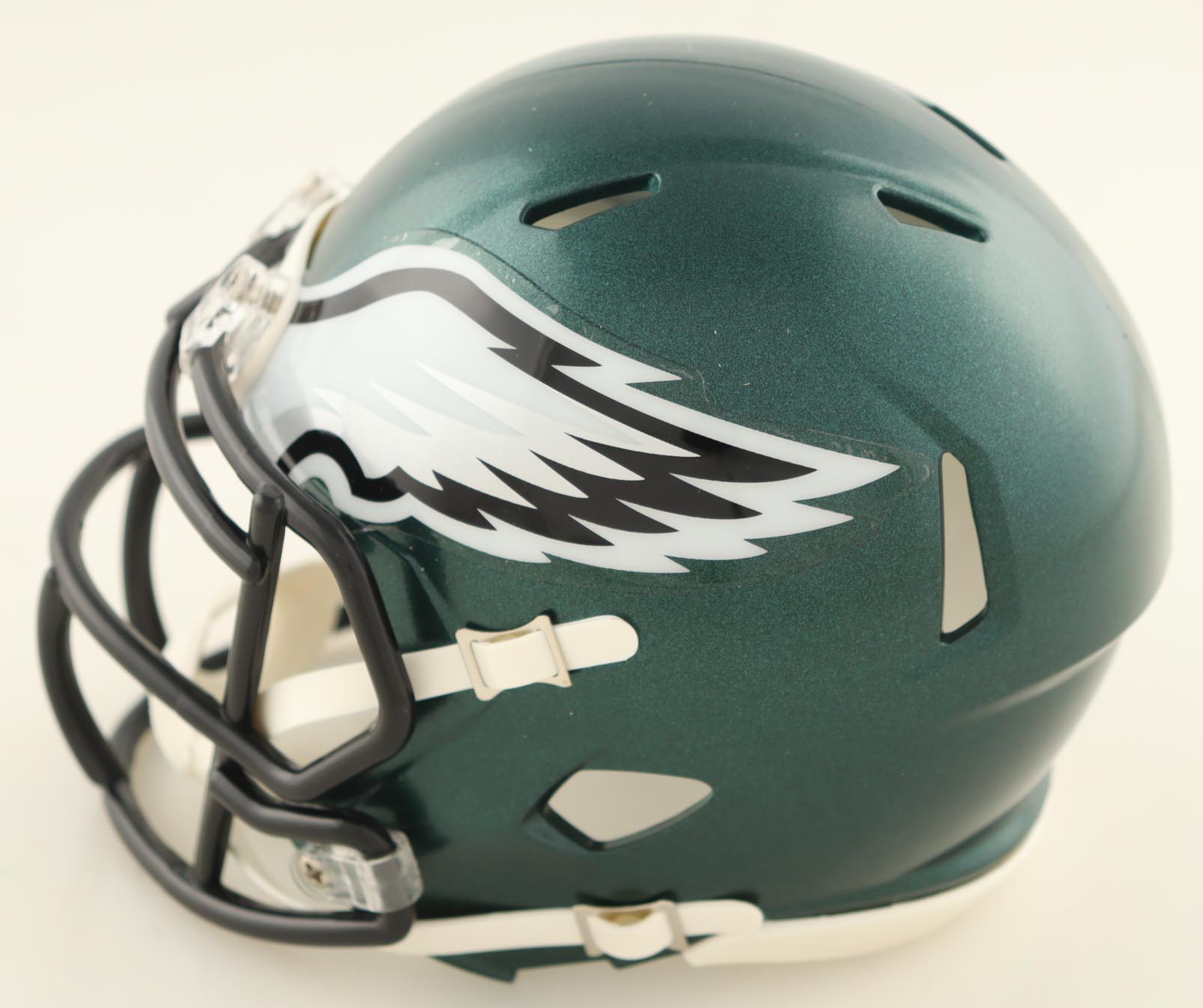 D'Andre Swift Signed Eagles Speed Mini Helmet (Beckett) at PristineAuction.com D'Andre Swift Signed Eagles Speed Mini Helmet (Beckett) at PristineAuction.com