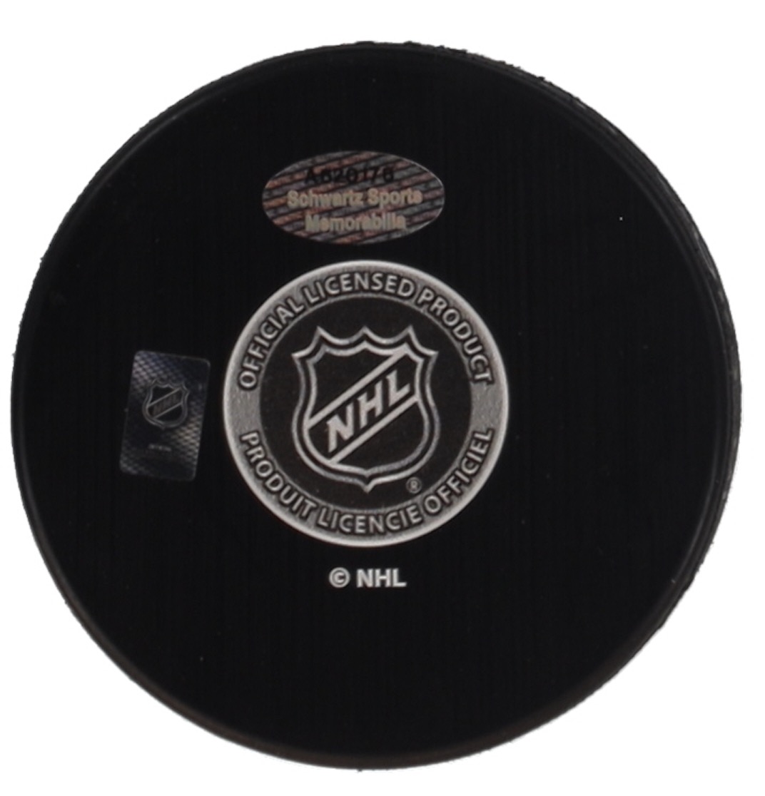 Martin St. Louis Signed Lightning Logo Hockey Puck Inscribed "HOF 18" (Schwartz) at PristineAuction.com Martin St. Louis Signed Lightning Logo Hockey Puck Inscribed "HOF 18" (Schwartz) at PristineAuction.com