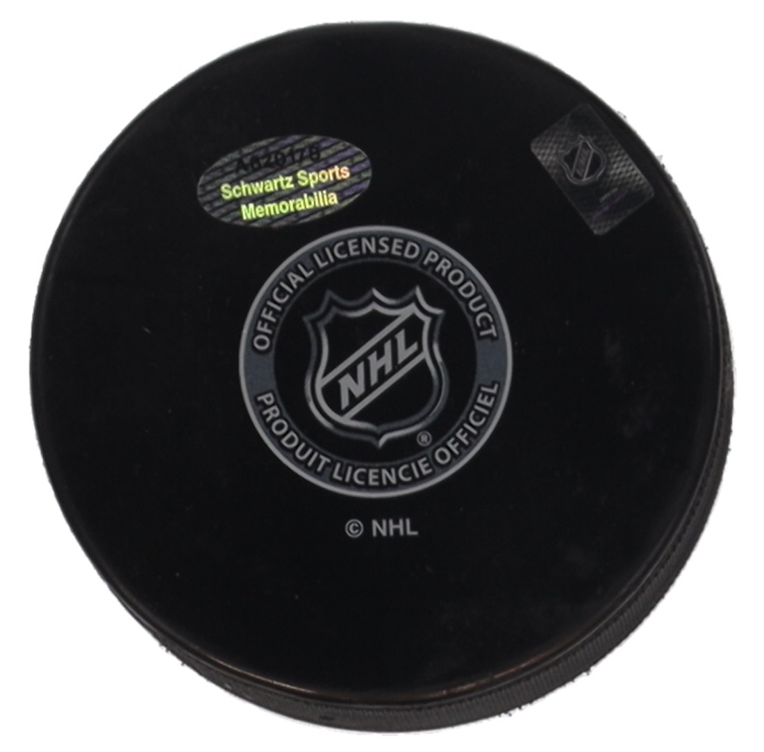 Jonathan Toews Signed Jets Logo Hockey Puck (Schwartz) at PristineAuction.com Jonathan Toews Signed Jets Logo Hockey Puck (Schwartz) at PristineAuction.com