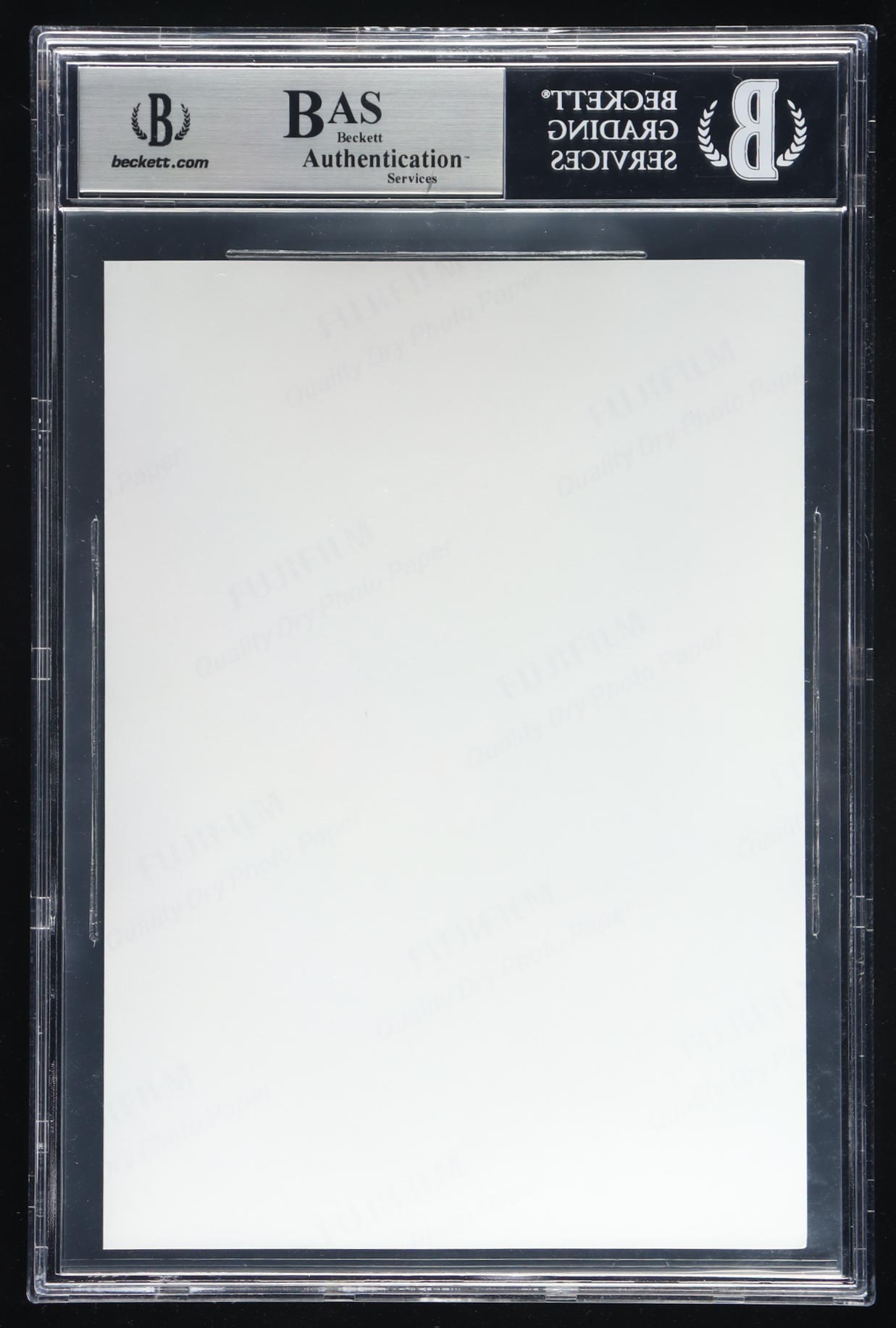 Pete Townshend Signed 5x7 Photo (BGS) at PristineAuction.com Pete Townshend Signed 5x7 Photo (BGS) at PristineAuction.com