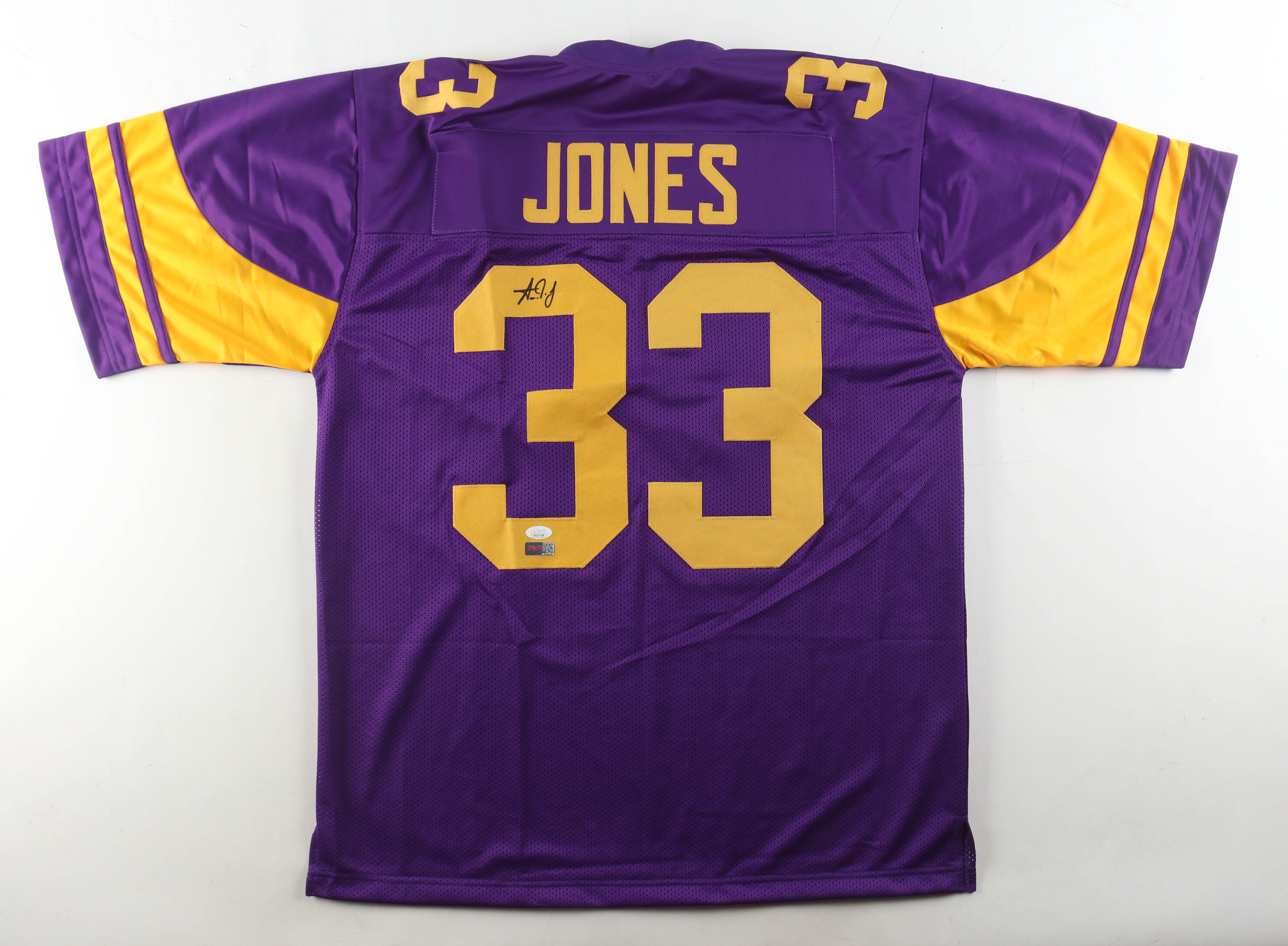Aaron Jones Signed Jersey (JSA) at PristineAuction.com Aaron Jones Signed Jersey (JSA) at PristineAuction.com