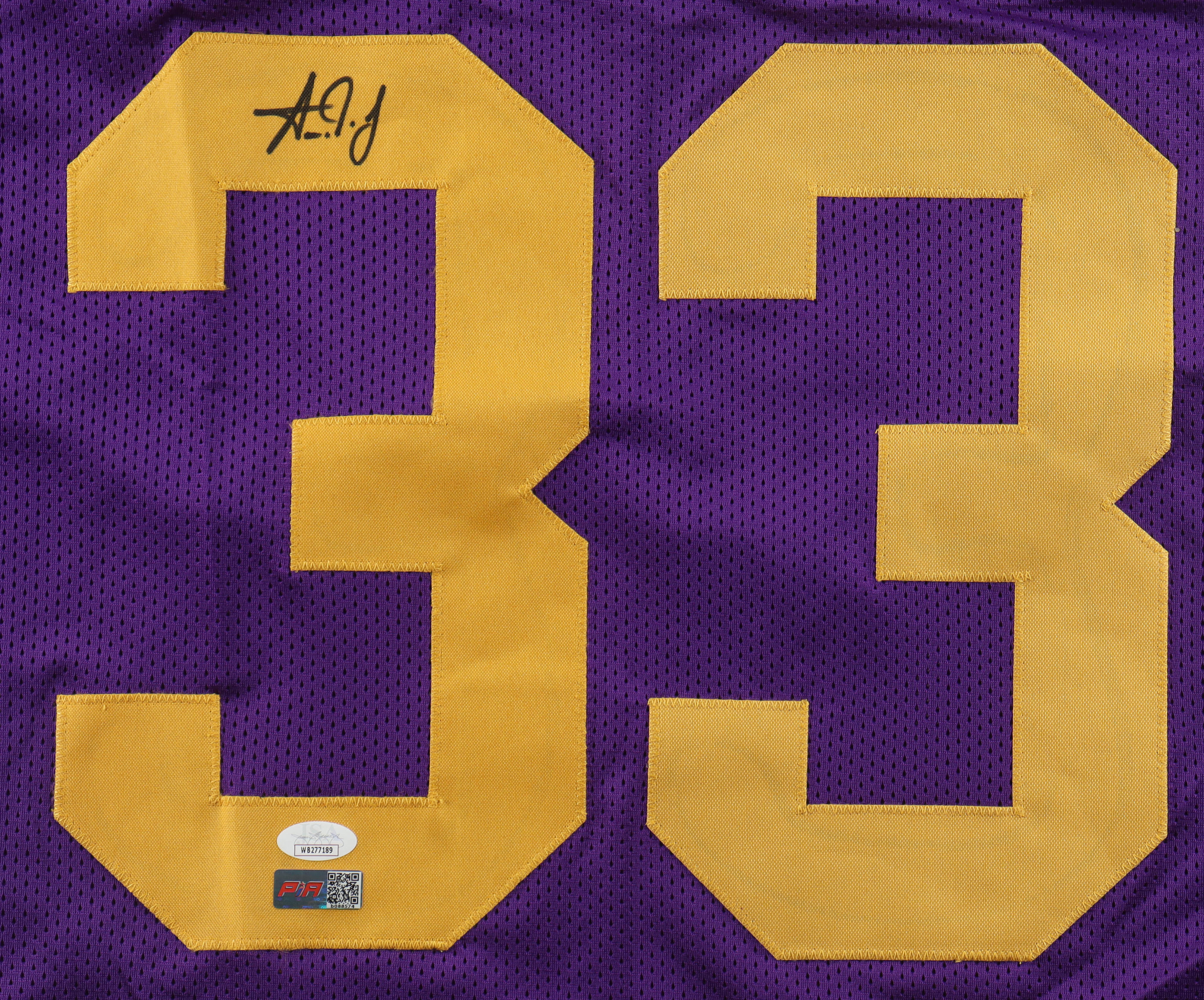 Aaron Jones Signed Jersey (JSA) at PristineAuction.com Aaron Jones Signed Jersey (JSA) at PristineAuction.com
