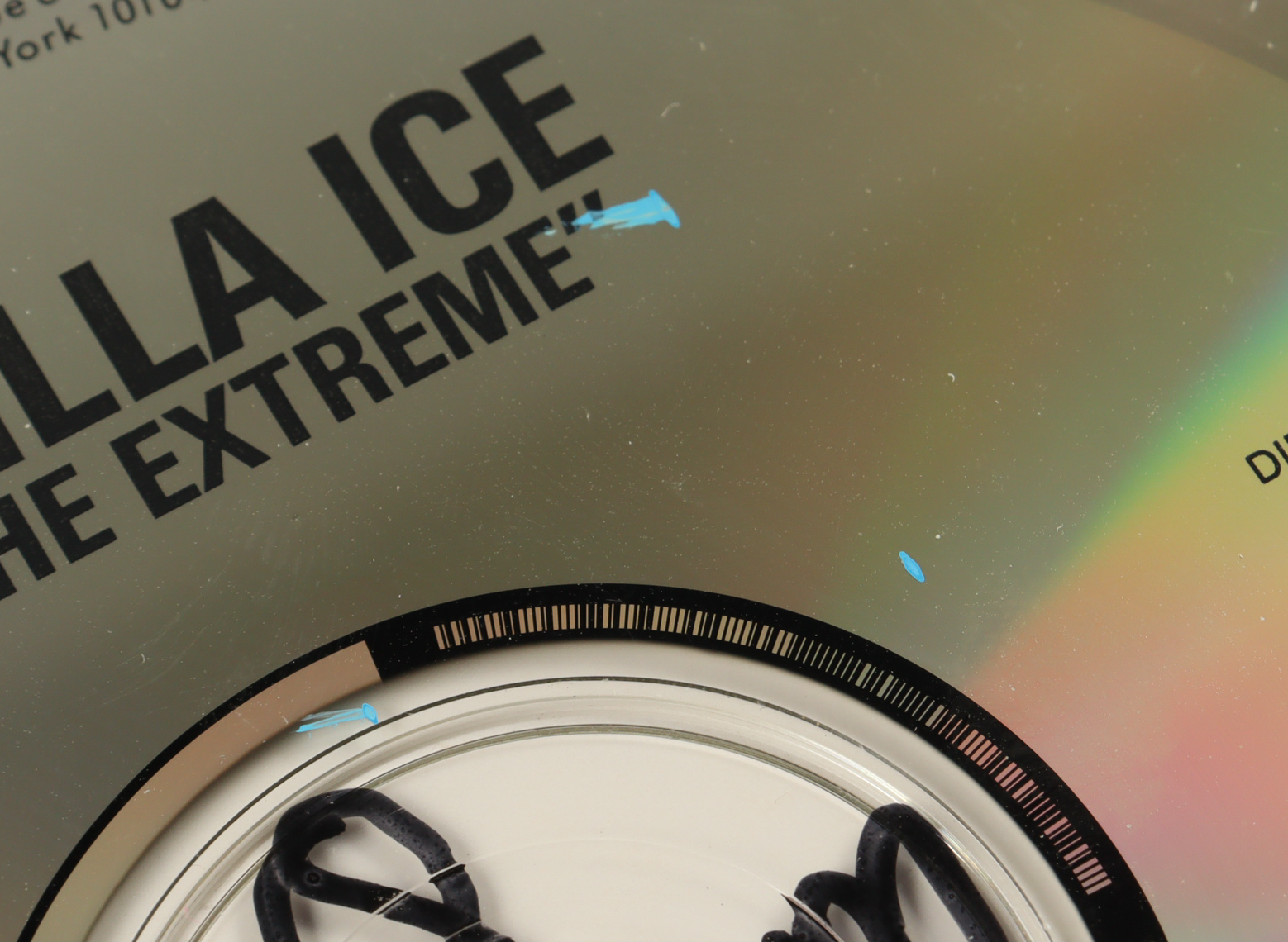 Vanilla Ice Signed "To the Extreme" CD Album (JSA) at PristineAuction.com Vanilla Ice Signed "To the Extreme" CD Album (JSA) at PristineAuction.com