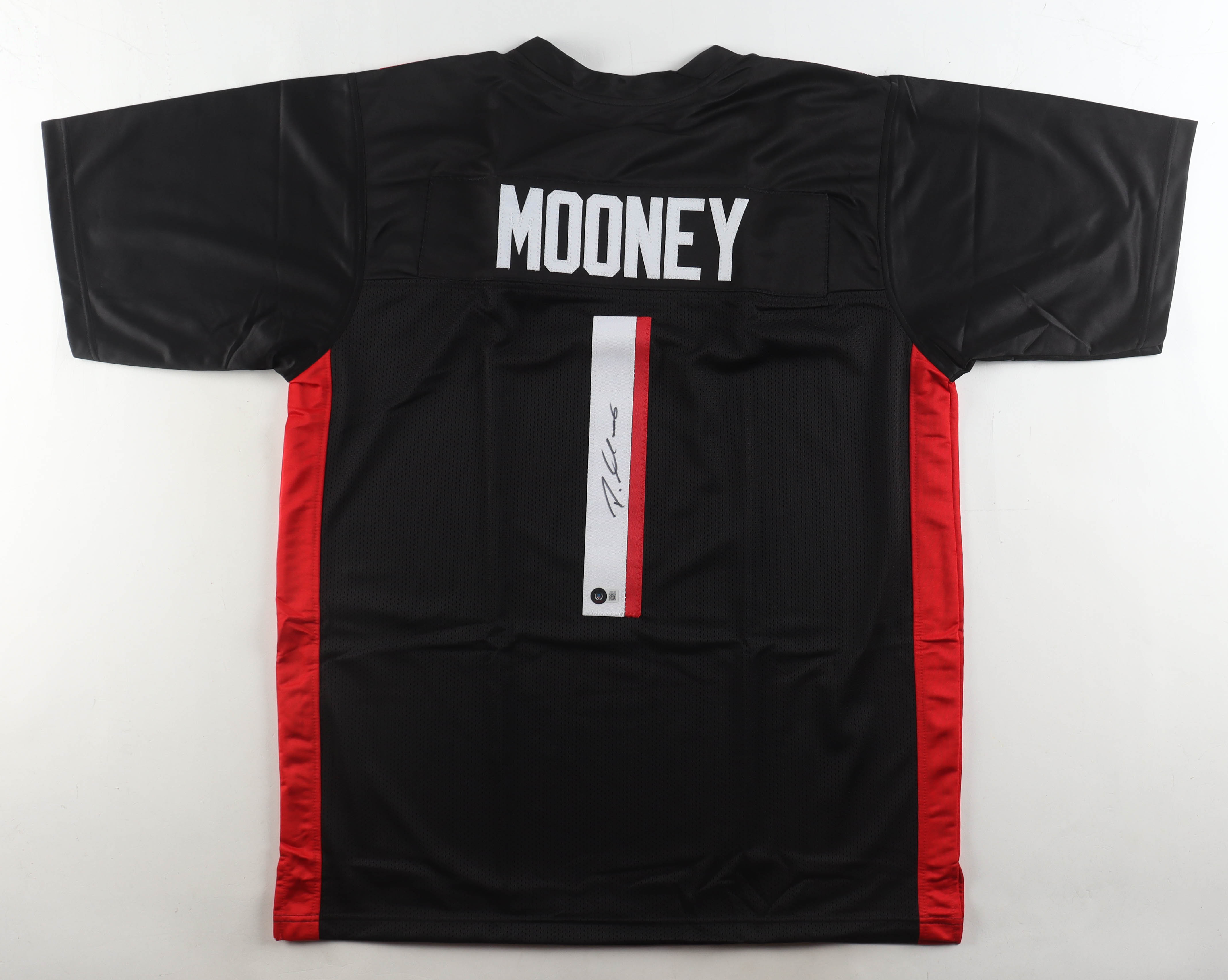 Darnell Mooney Signed Jersey (Beckett) at PristineAuction.com Darnell Mooney Signed Jersey (Beckett) at PristineAuction.com