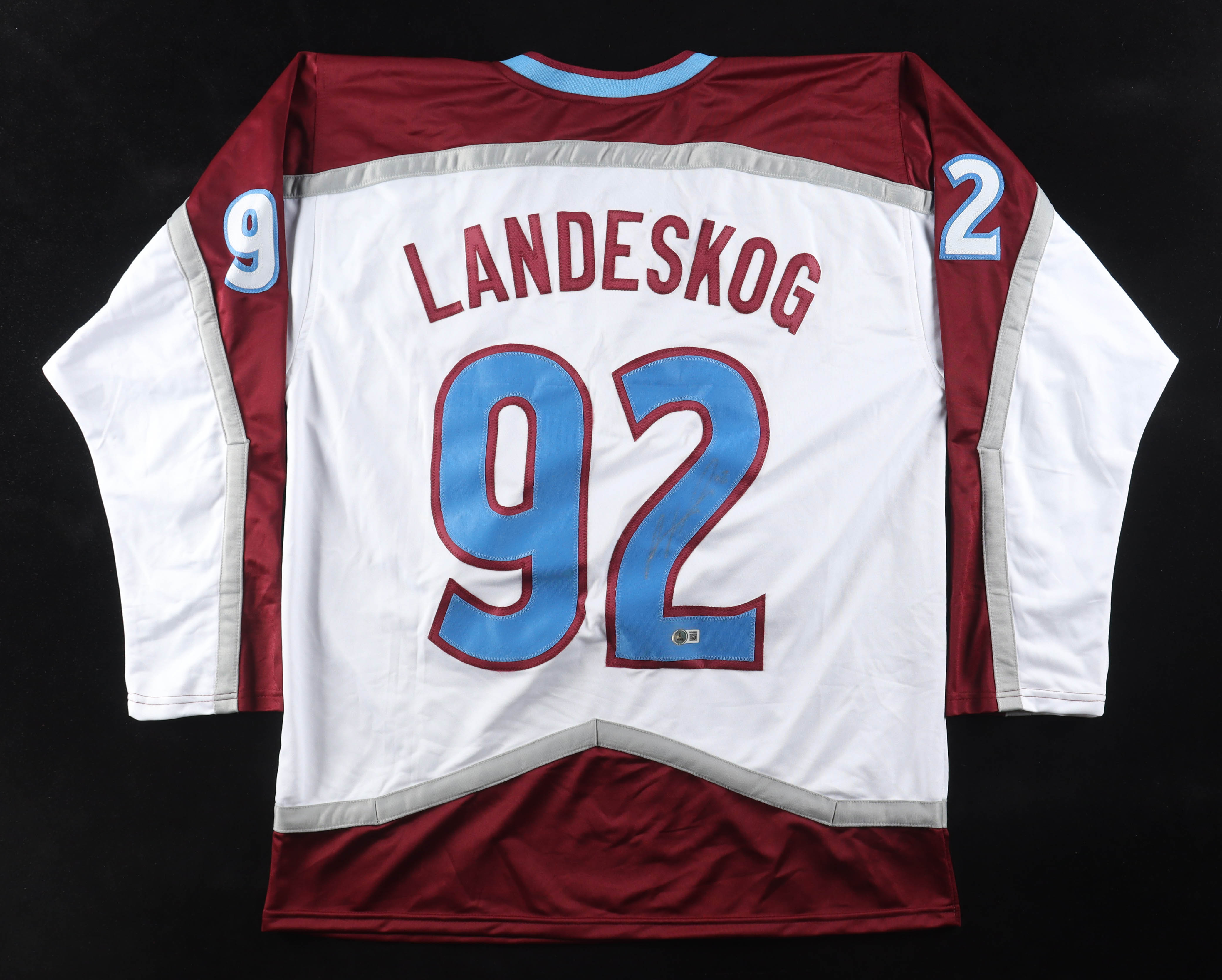 Gabriel Landeskog Signed Jersey (Beckett) at PristineAuction.com Gabriel Landeskog Signed Jersey (Beckett) at PristineAuction.com