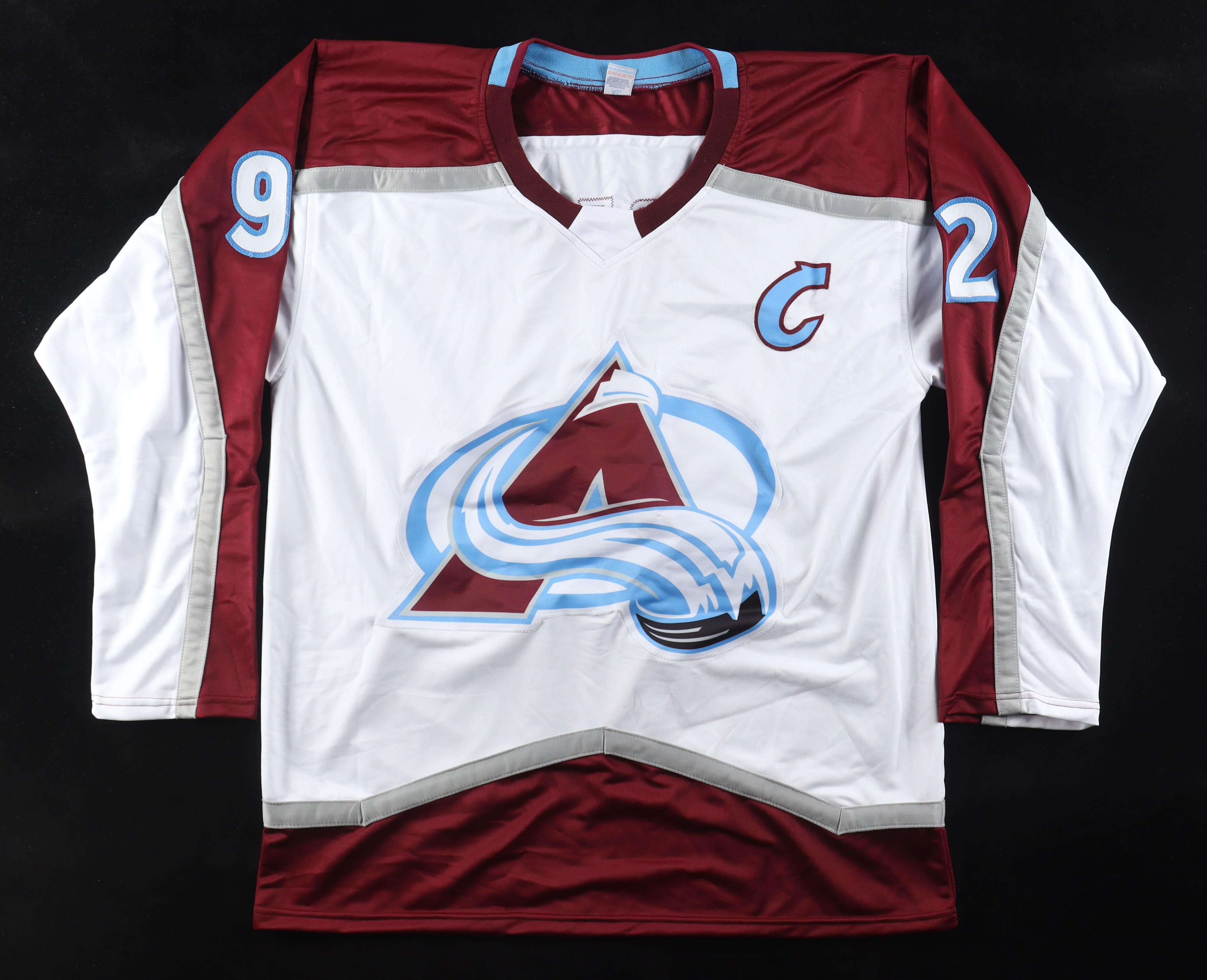 Gabriel Landeskog Signed Jersey (Beckett) at PristineAuction.com Gabriel Landeskog Signed Jersey (Beckett) at PristineAuction.com