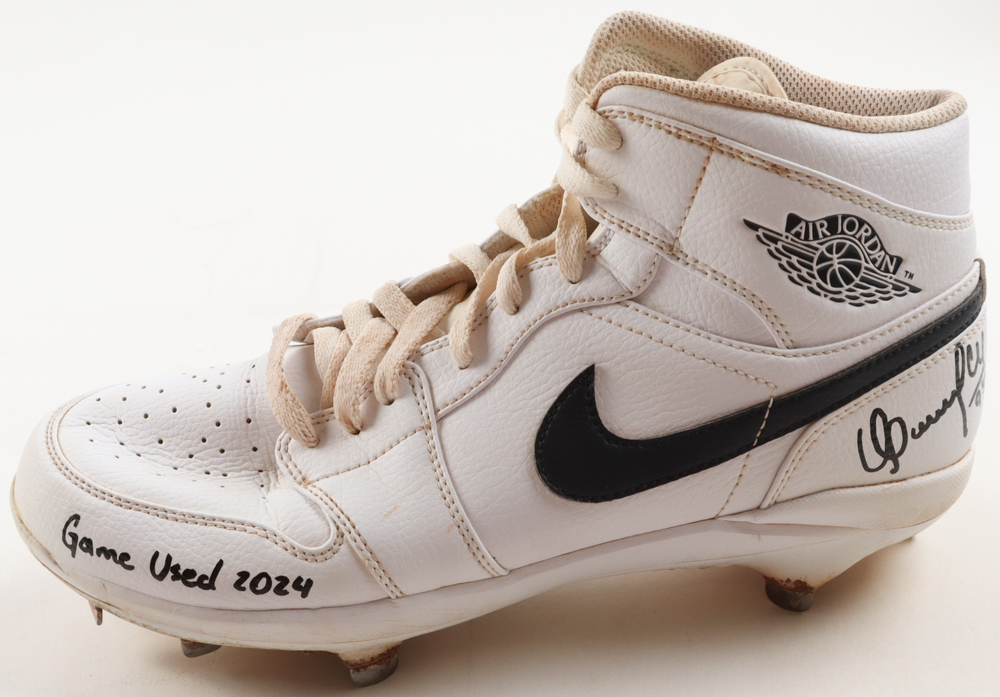 Oswaldo Cabrera Signed Game-Used Nike Air Jordan Baseball Cleat Inscribed "Game-Used 2024" (Beckett) at PristineAuction.com Oswaldo Cabrera Signed Game-Used Nike Air Jordan Baseball Cleat Inscribed "Game-Used 2024" (Beckett) at PristineAuction.com