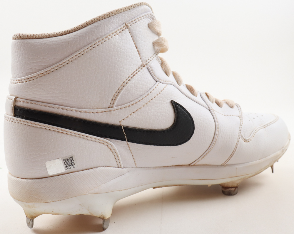 Oswaldo Cabrera Signed Game-Used Nike Air Jordan Baseball Cleat Inscribed "Game-Used 2024" (Beckett) at PristineAuction.com Oswaldo Cabrera Signed Game-Used Nike Air Jordan Baseball Cleat Inscribed "Game-Used 2024" (Beckett) at PristineAuction.com