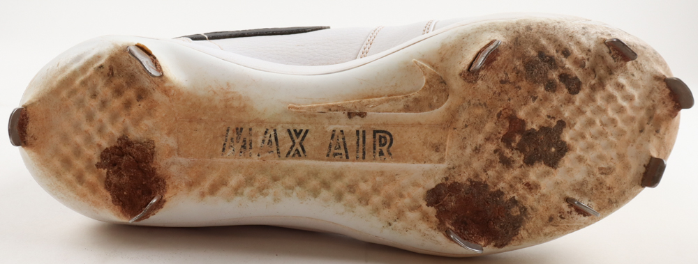 Oswaldo Cabrera Signed Game-Used Nike Air Jordan Baseball Cleat Inscribed "Game-Used 2024" (Beckett) at PristineAuction.com Oswaldo Cabrera Signed Game-Used Nike Air Jordan Baseball Cleat Inscribed "Game-Used 2024" (Beckett) at PristineAuction.com