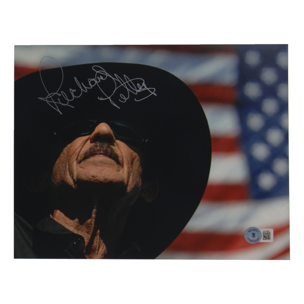 Richard Petty Signed NASCAR 8x10 Photo (Beckett) at PristineAuction.com