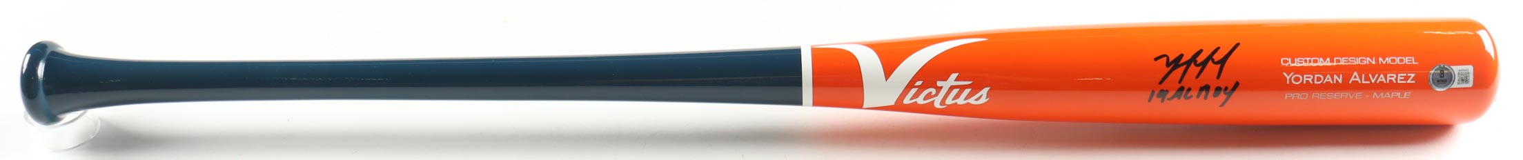 Yordan Alvarez Signed Victus Player Model Bat Inscribed "19 AL ROY" (Beckett) at PristineAuction.com Yordan Alvarez Signed Victus Player Model Bat Inscribed "19 AL ROY" (Beckett) at PristineAuction.com