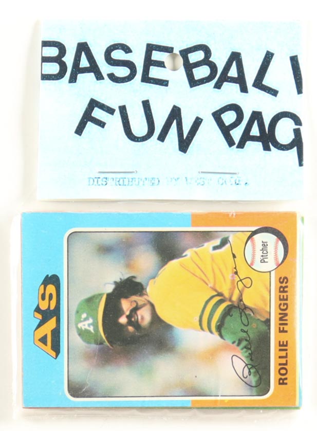 1975 Topps Baseball Card Fun Pack with (10) Cards at PristineAuction.com 1975 Topps Baseball Card Fun Pack with (10) Cards at PristineAuction.com