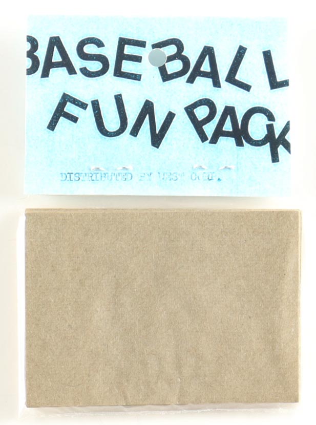 1975 Topps Baseball Card Fun Pack with (10) Cards at PristineAuction.com 1975 Topps Baseball Card Fun Pack with (10) Cards at PristineAuction.com