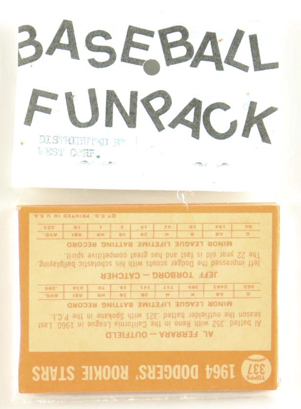1964 Topps Baseball Card Fun Pack with (10) Cards at PristineAuction.com 1964 Topps Baseball Card Fun Pack with (10) Cards at PristineAuction.com