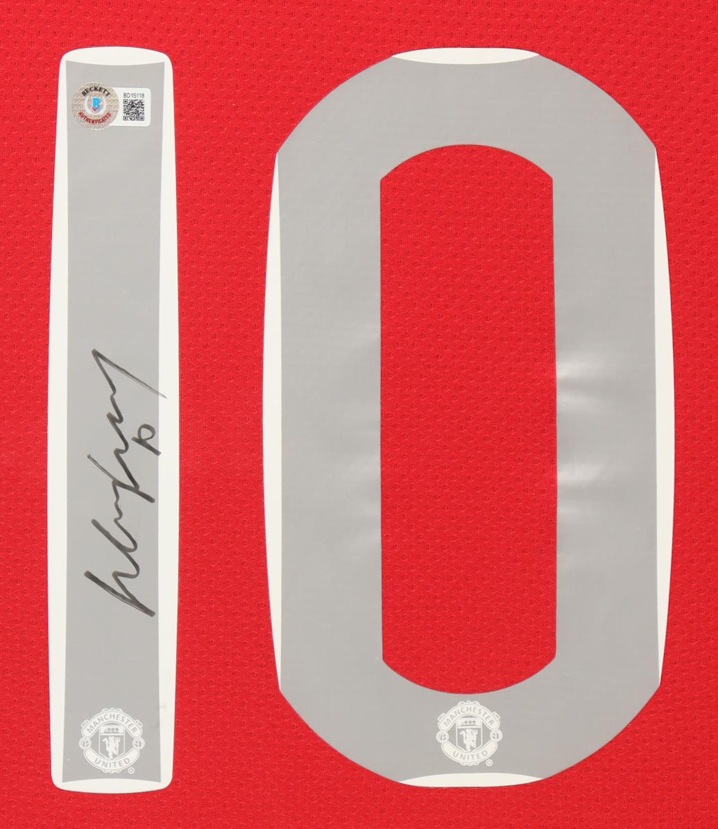 Wayne Rooney Signed Manchester United Custom Framed Jersey Display (Beckett) at PristineAuction.com Wayne Rooney Signed Manchester United Custom Framed Jersey Display (Beckett) at PristineAuction.com
