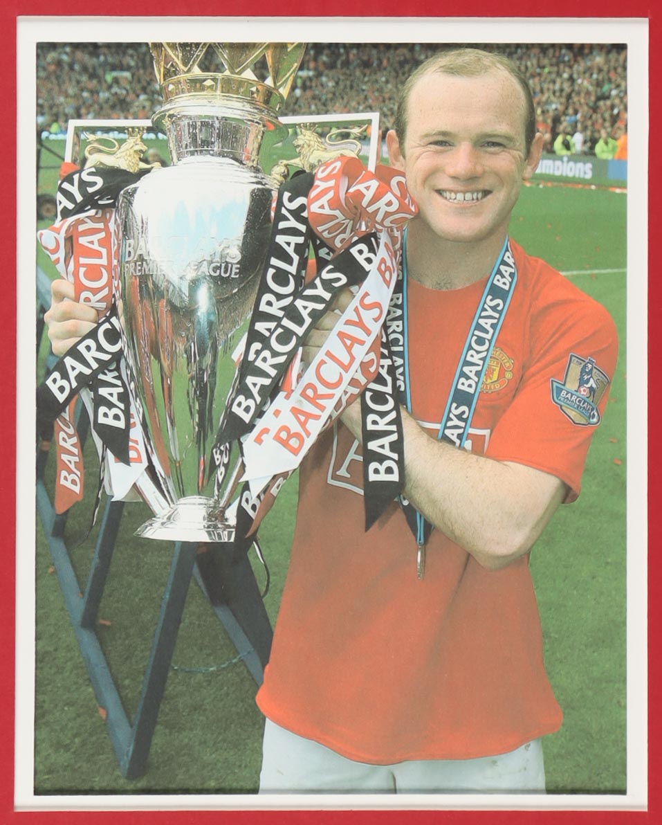 Wayne Rooney Signed Manchester United Custom Framed Jersey Display (Beckett) at PristineAuction.com Wayne Rooney Signed Manchester United Custom Framed Jersey Display (Beckett) at PristineAuction.com