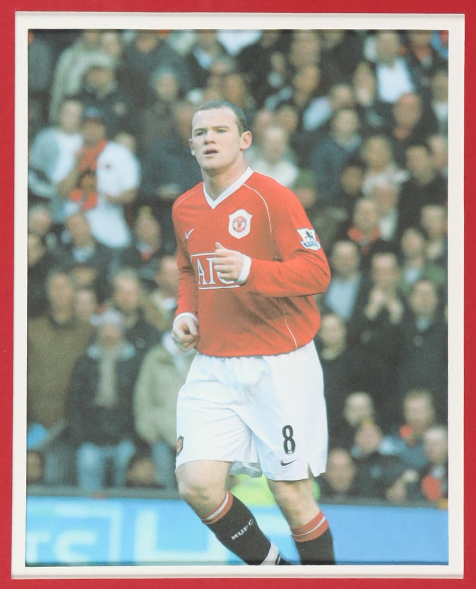 Wayne Rooney Signed Manchester United Custom Framed Jersey Display (Beckett) at PristineAuction.com Wayne Rooney Signed Manchester United Custom Framed Jersey Display (Beckett) at PristineAuction.com