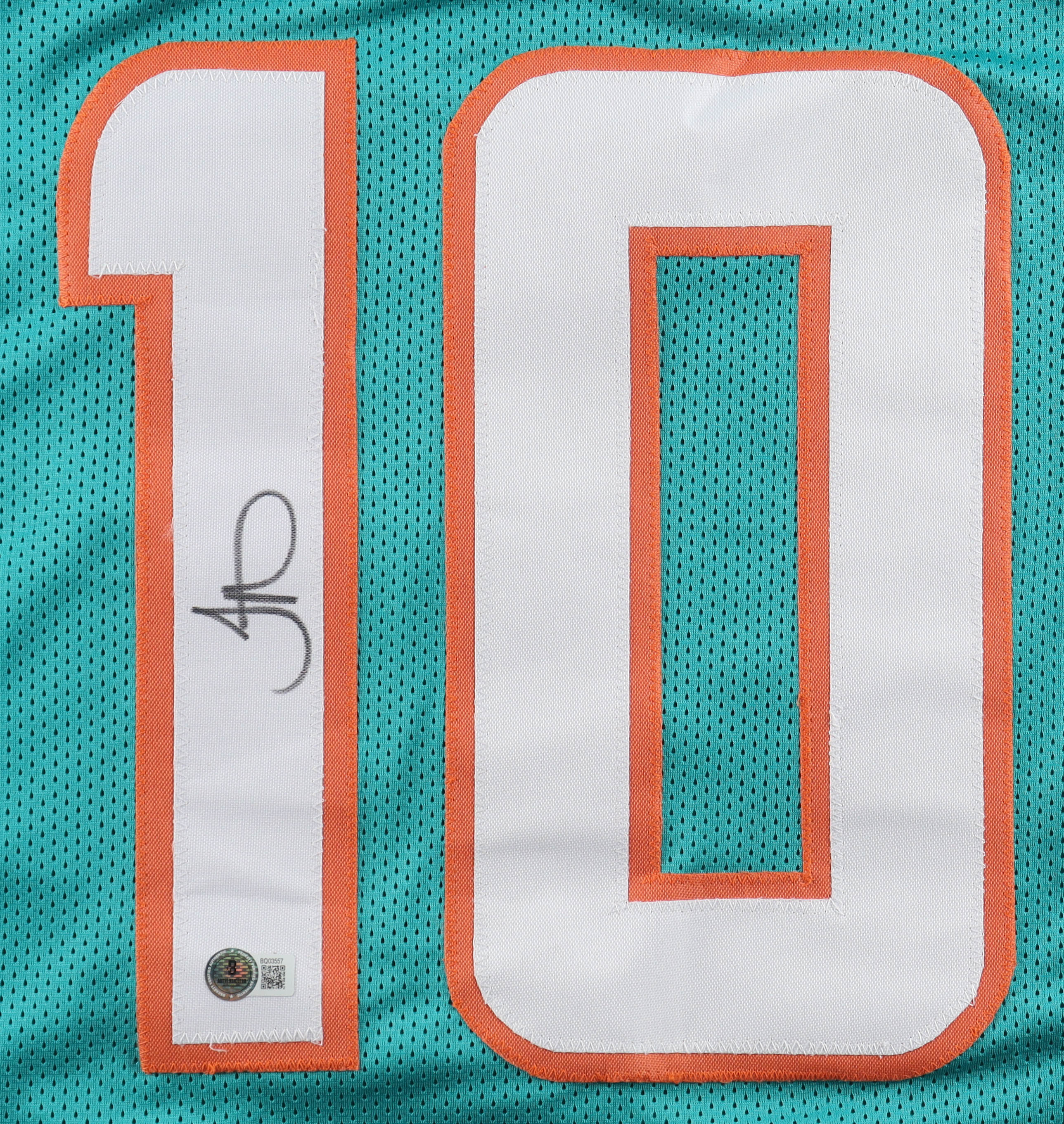 Tyreek Hill Signed Jersey (Beckett) at PristineAuction.com Tyreek Hill Signed Jersey (Beckett) at PristineAuction.com