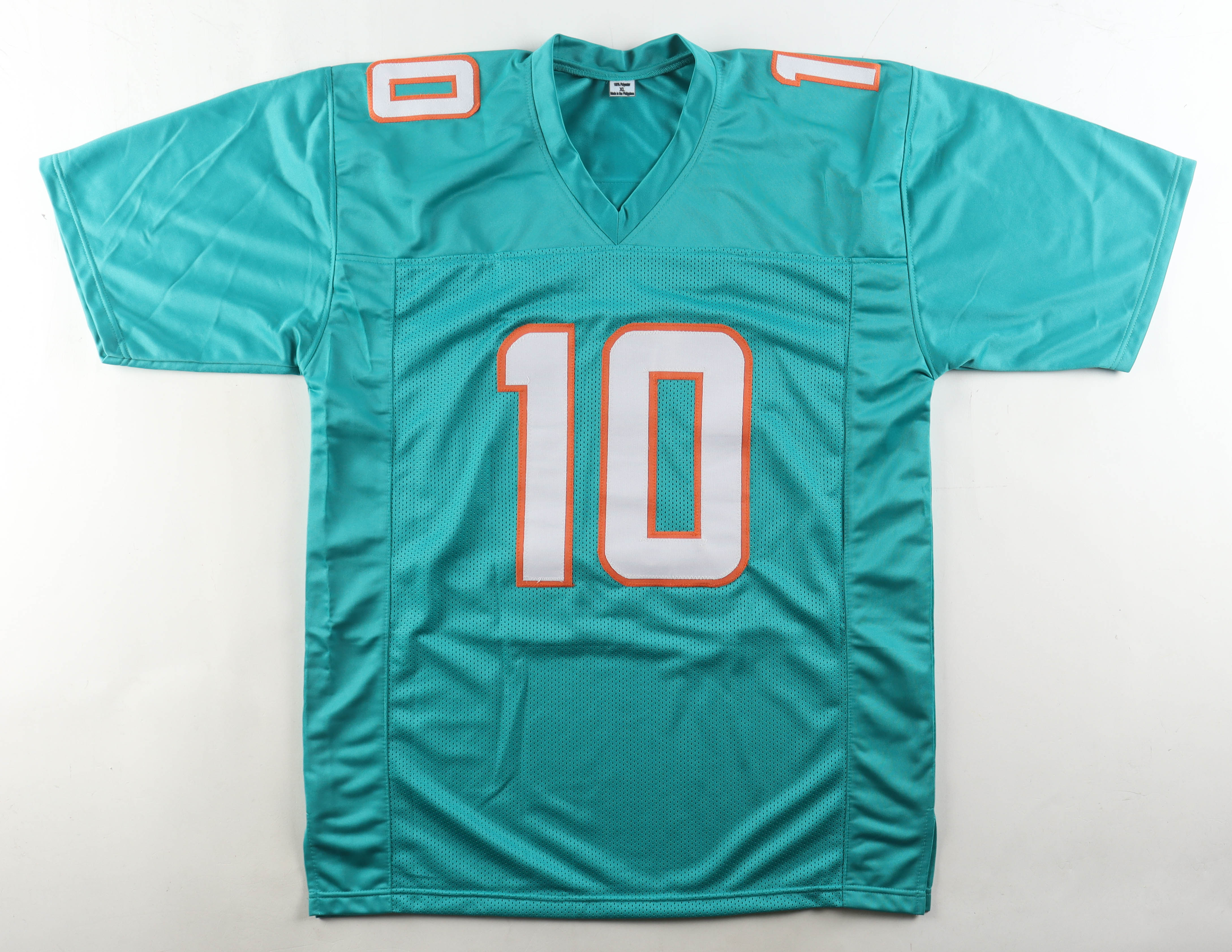 Tyreek Hill Signed Jersey (Beckett) at PristineAuction.com Tyreek Hill Signed Jersey (Beckett) at PristineAuction.com