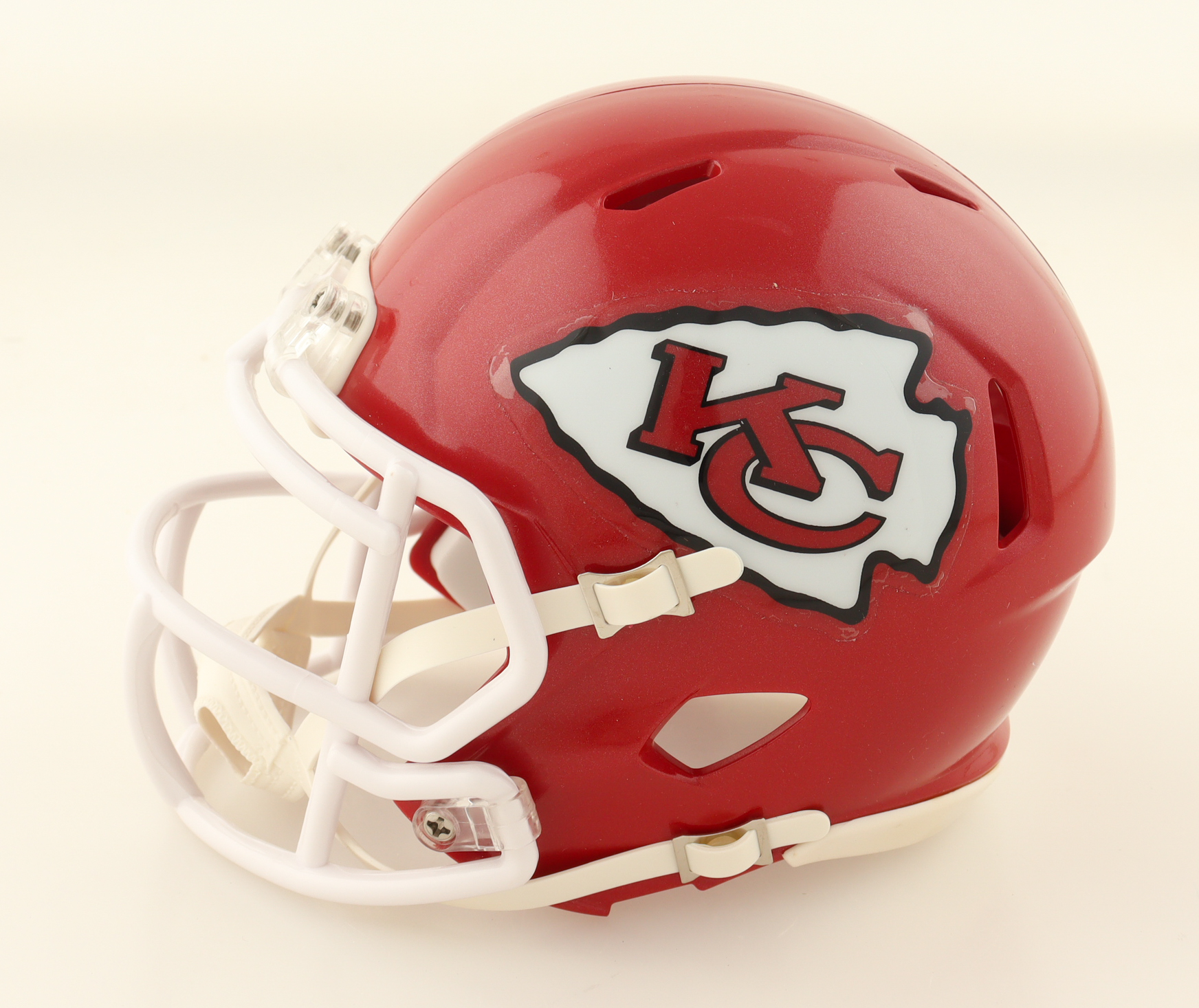 Isiah Pacheco Signed Chiefs Speed Mini Helmet (Beckett & PIA) at PristineAuction.com Isiah Pacheco Signed Chiefs Speed Mini Helmet (Beckett & PIA) at PristineAuction.com