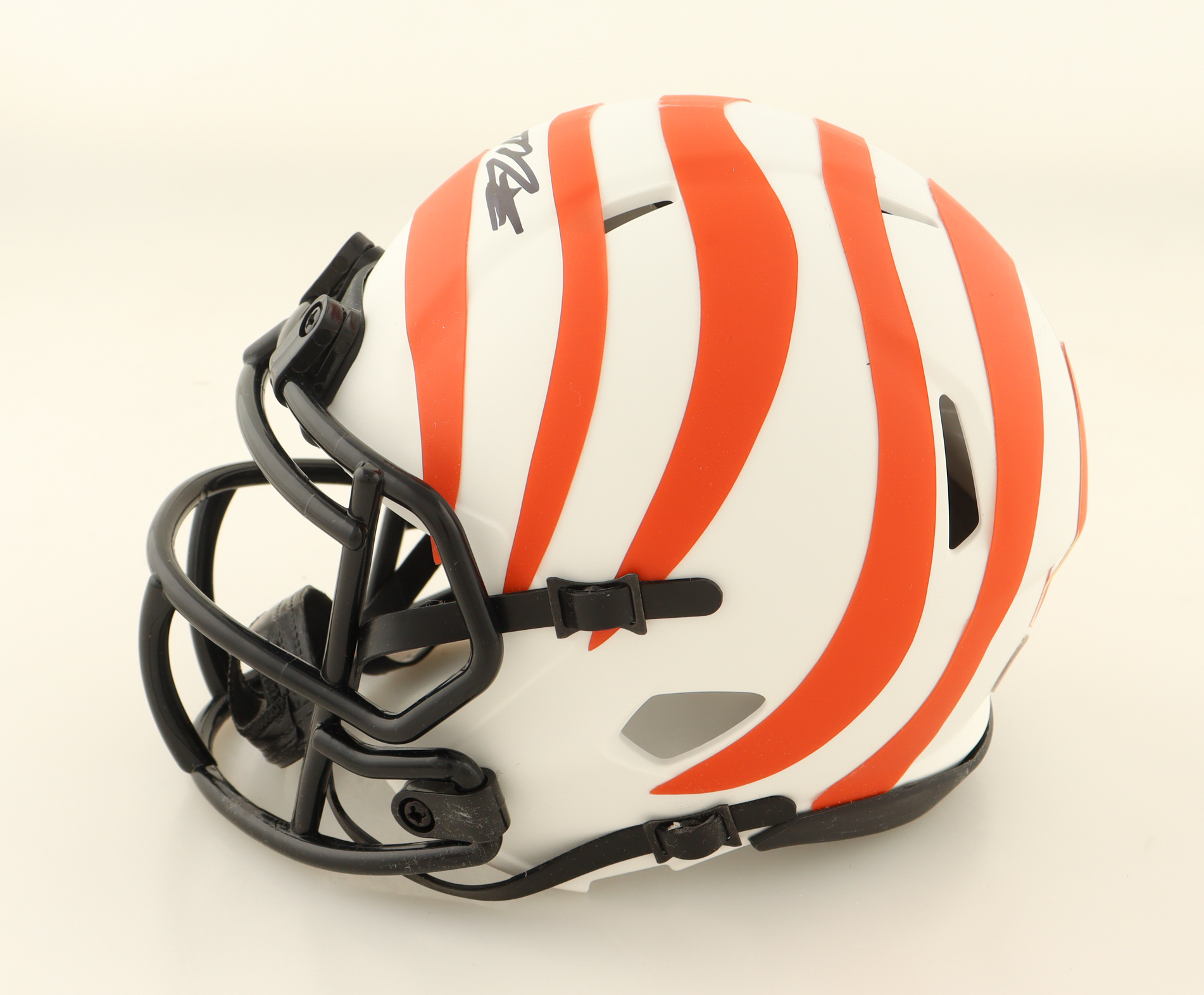 Joe Mixon Signed Bengals Lunar Eclipse Alternate Speed Mini Helmet (JSA & PIA) at PristineAuction.com Joe Mixon Signed Bengals Lunar Eclipse Alternate Speed Mini Helmet (JSA & PIA) at PristineAuction.com