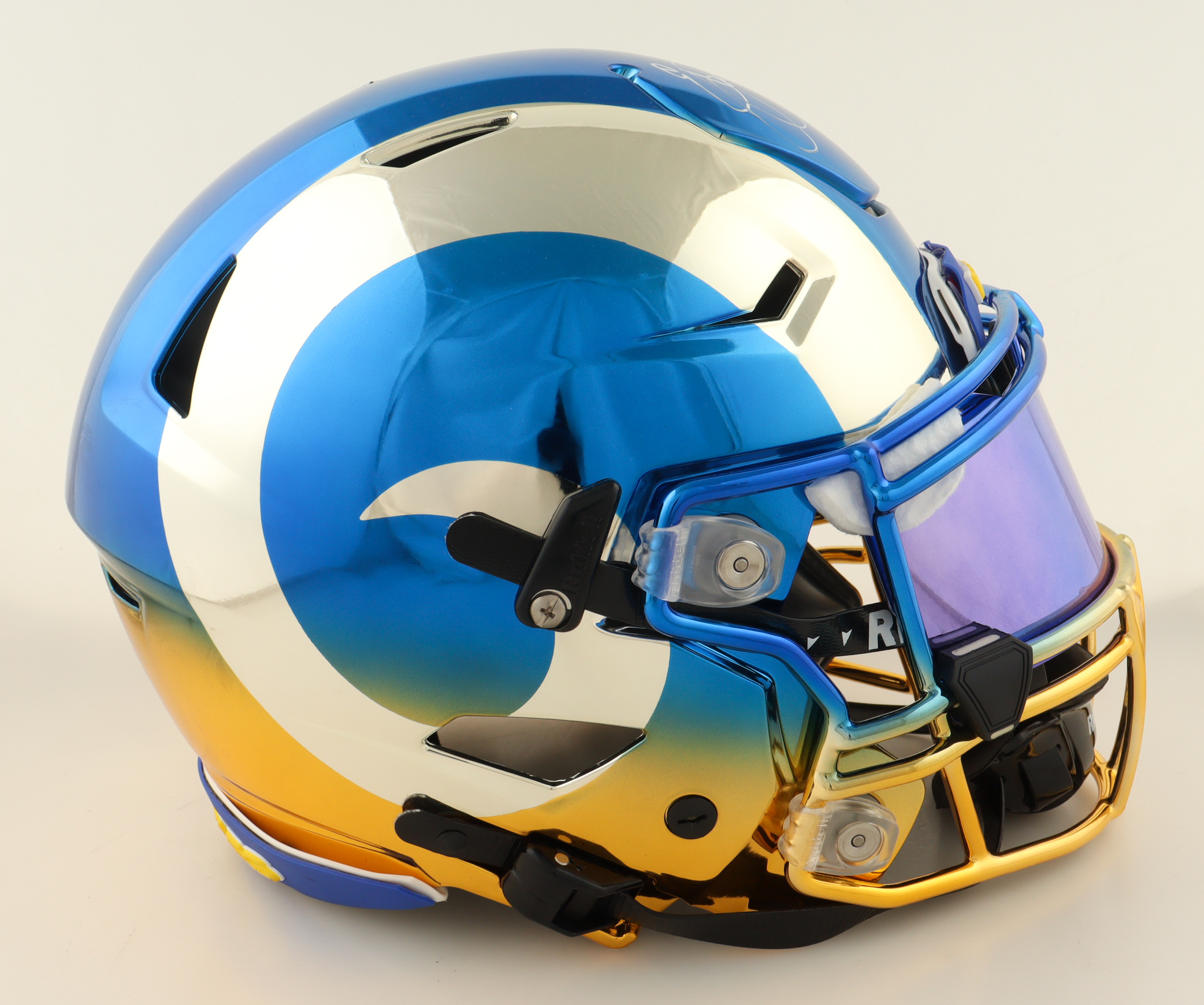 Eric Dickerson Signed Rams Full-Size Authentic On-Field Chrome Custom Speedflex Helmet with Visor Inscribed "HOF 99" (Beckett) at PristineAuction.com Eric Dickerson Signed Rams Full-Size Authentic On-Field Chrome Custom Speedflex Helmet with Visor Inscribed "HOF 99" (Beckett) at PristineAuction.com